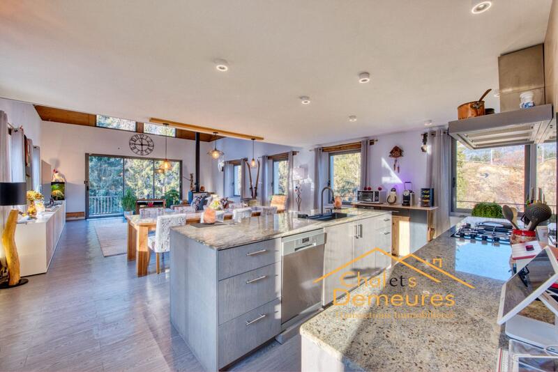 Châlet - 341 m² - 10 pièces