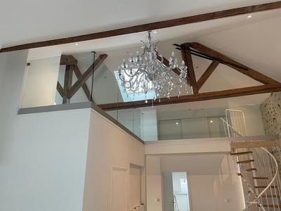 Maison - 265 m² - 9 pièces