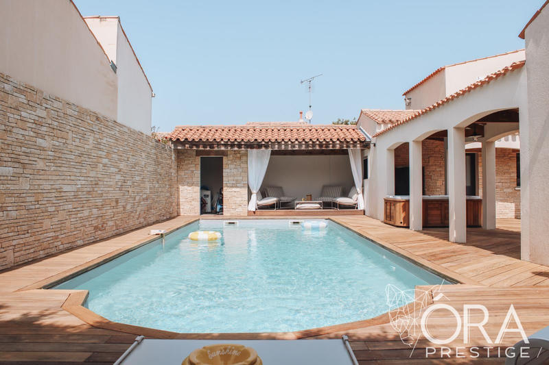 Maison traditionnelle - 187 m² - 5 pièces