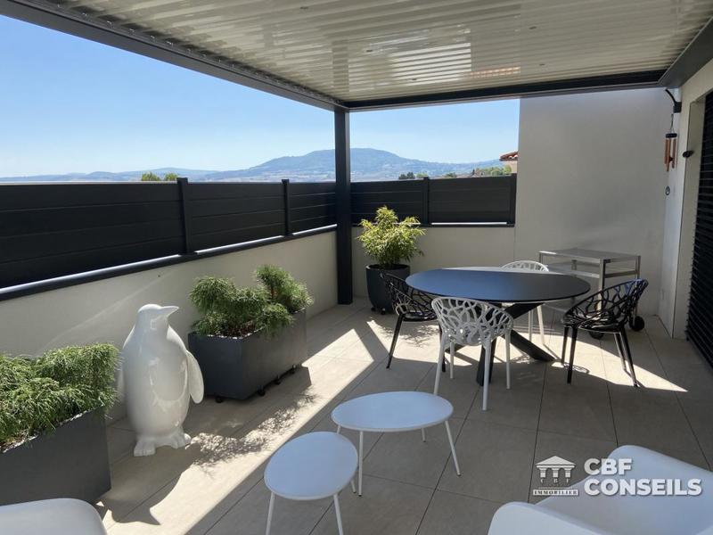 Maison - 247 m² - 7 pièces