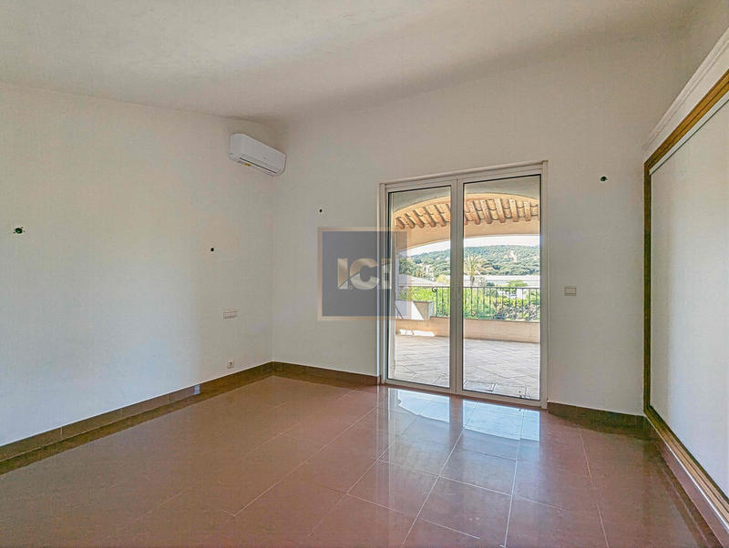 Villa - 356 m² - 11 pièces