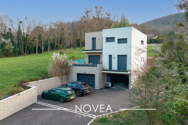 Maison contemporaine - 130 m² - 4 pièces