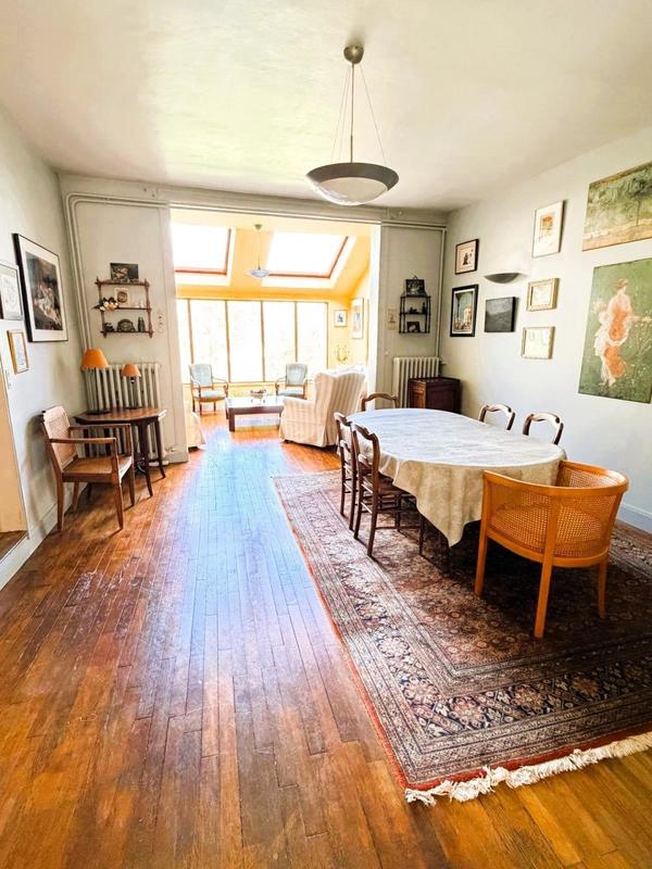 Maison - 210 m² - 7 pièces