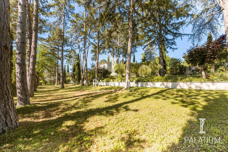 Maison - 255 m² - 7 pièces