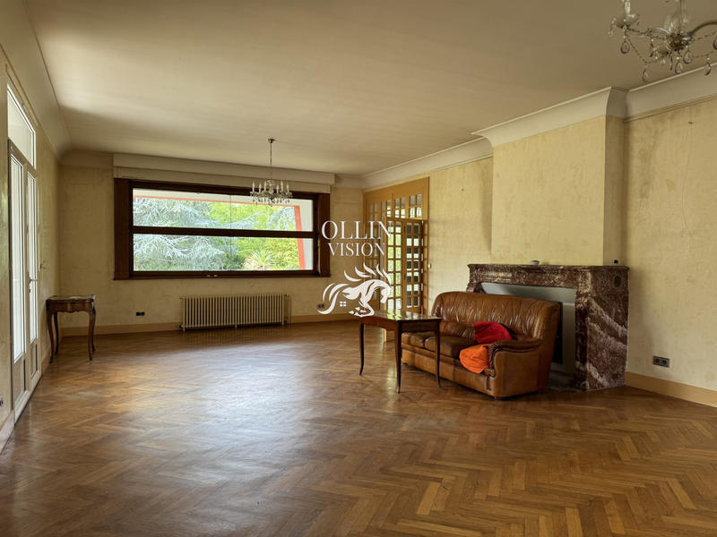 Villa - 600 m² - 16 pièces