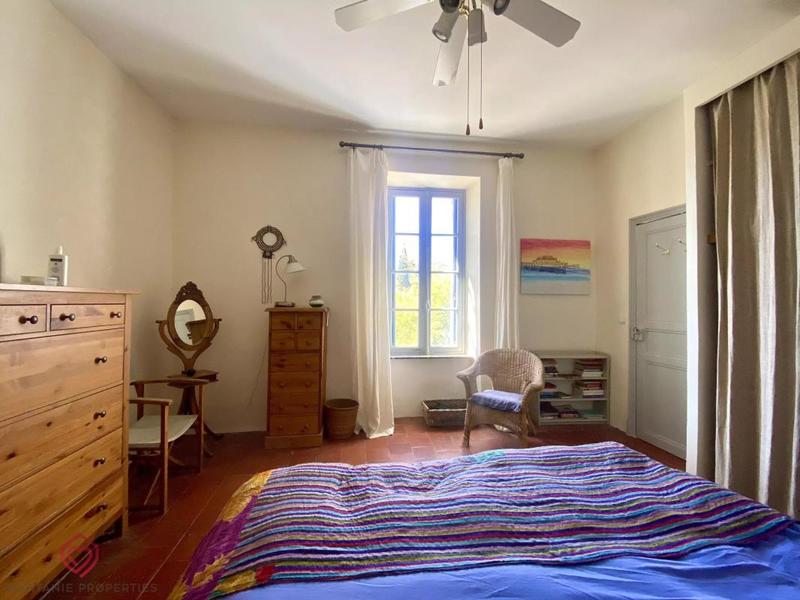 Maison de village - 230 m² - 8 pièces