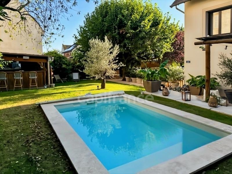 Maison - 185 m² - 5 pièces