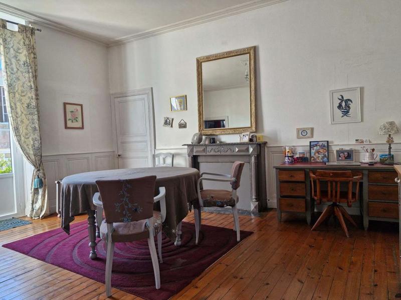 Maison - 225 m² - 7 pièces