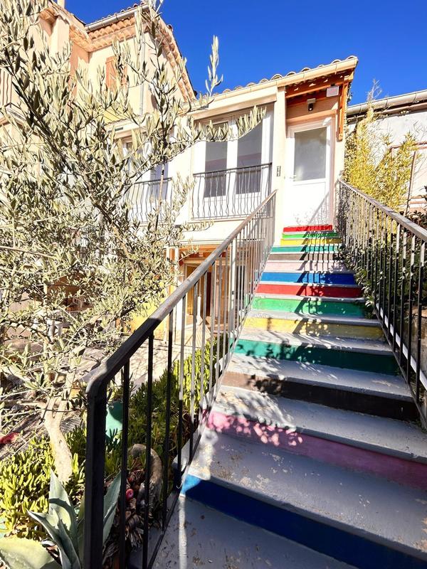 Maison - 181 m² - 9 pièces