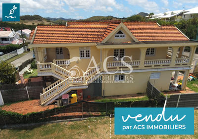 Maison - 200 m² - 10 pièces