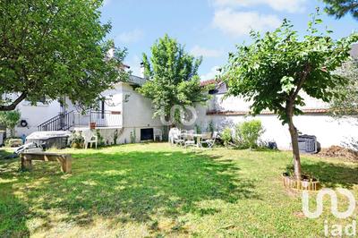 Maison - 200 m² - 8 pièces