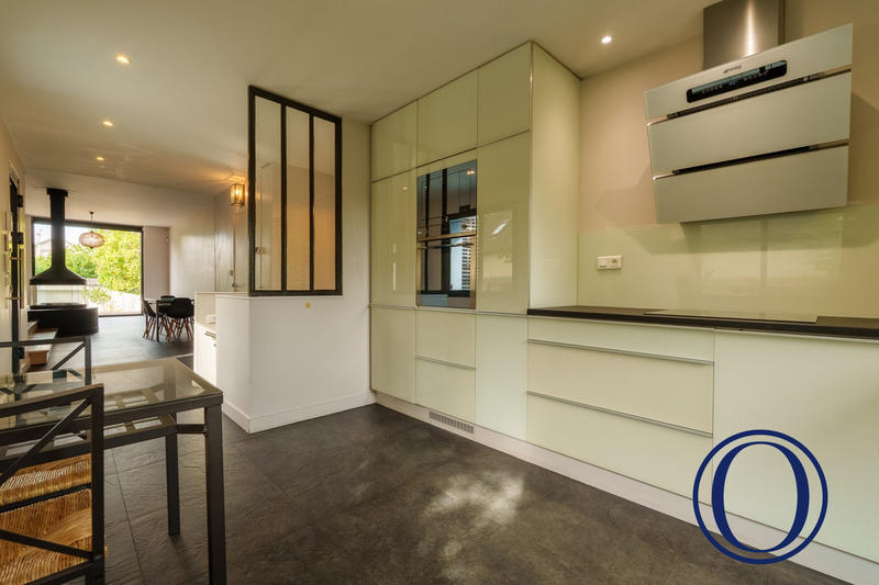 Appartement - 181 m² - 9 pièces