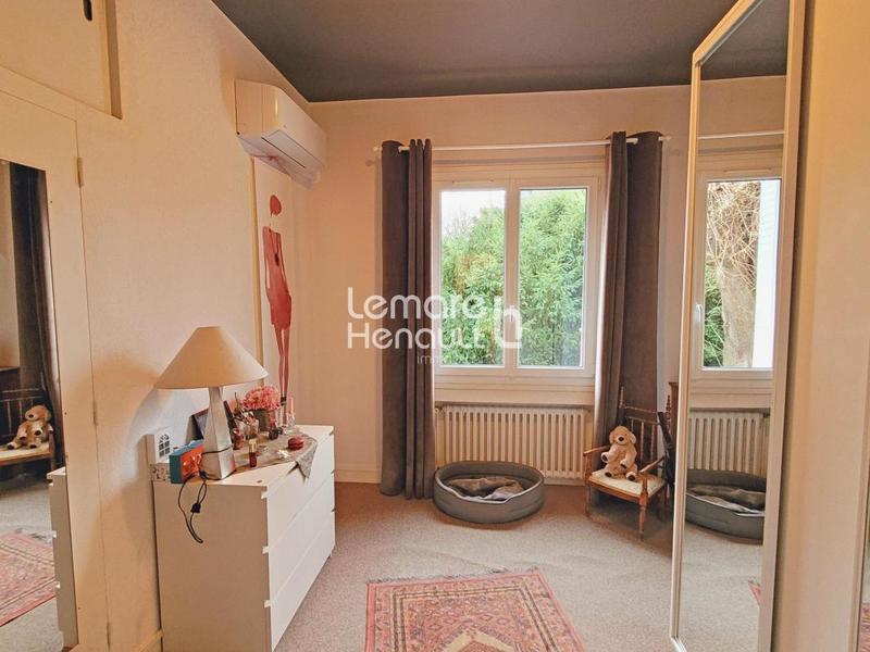 Maison - 198 m² - 8 pièces