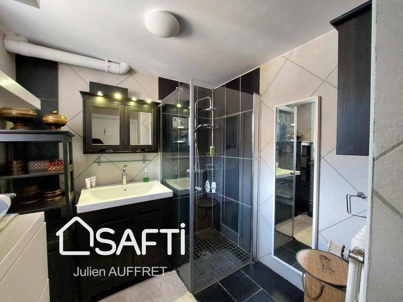 Maison - 282 m² - 11 pièces