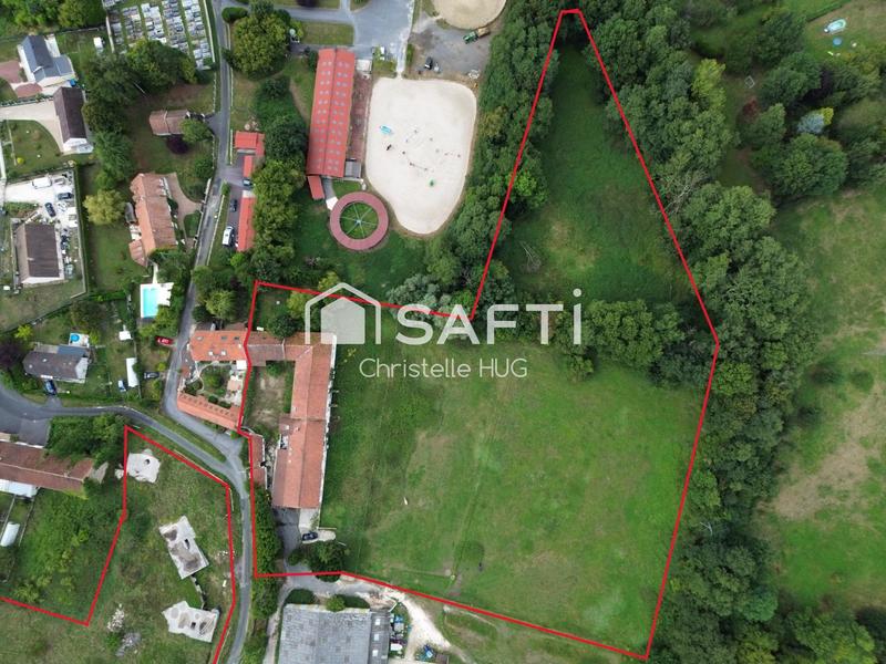 Maison - 1 200 m² - 35 pièces