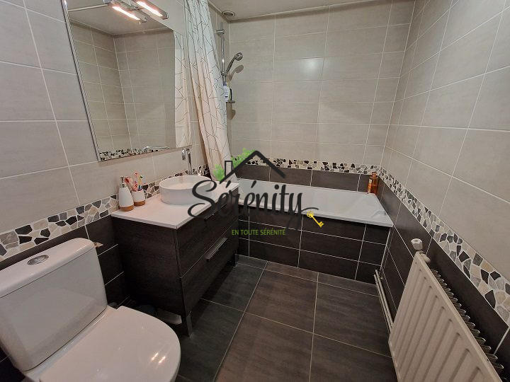 Maison - 96 m² - 6 pièces