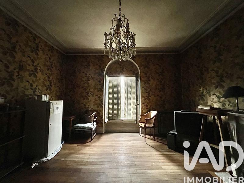 Maison - 241 m² - 14 pièces