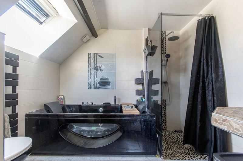 Maison - 150 m² - 7 pièces