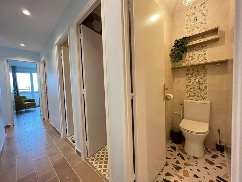 Appartement - 104 m² - 6 pièces