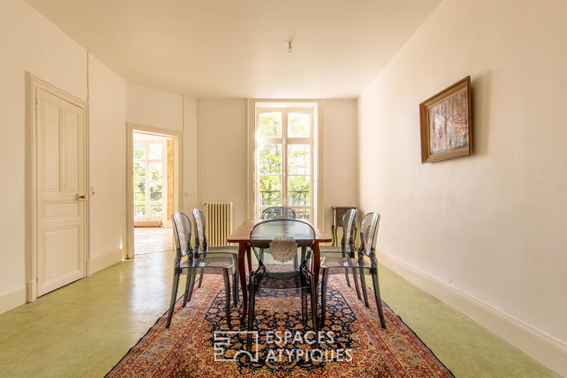 Maison - 232 m² - 11 pièces