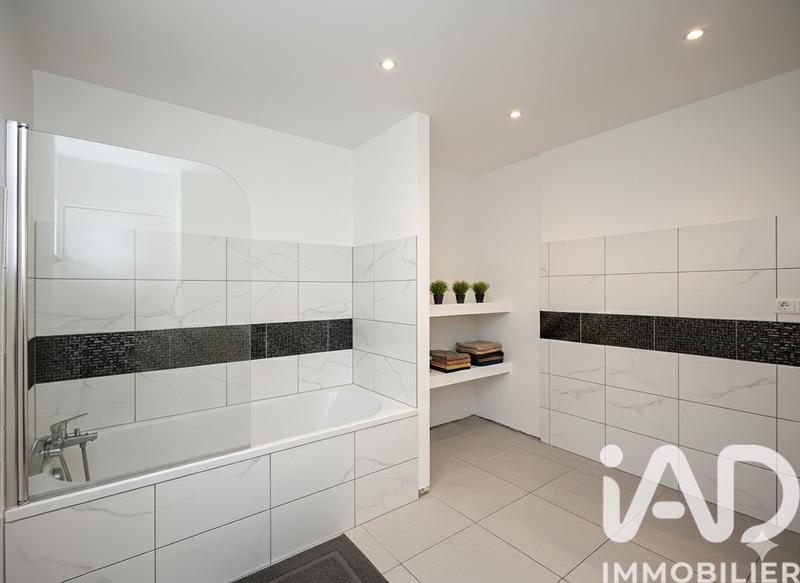 Maison - 190 m² - 5 pièces