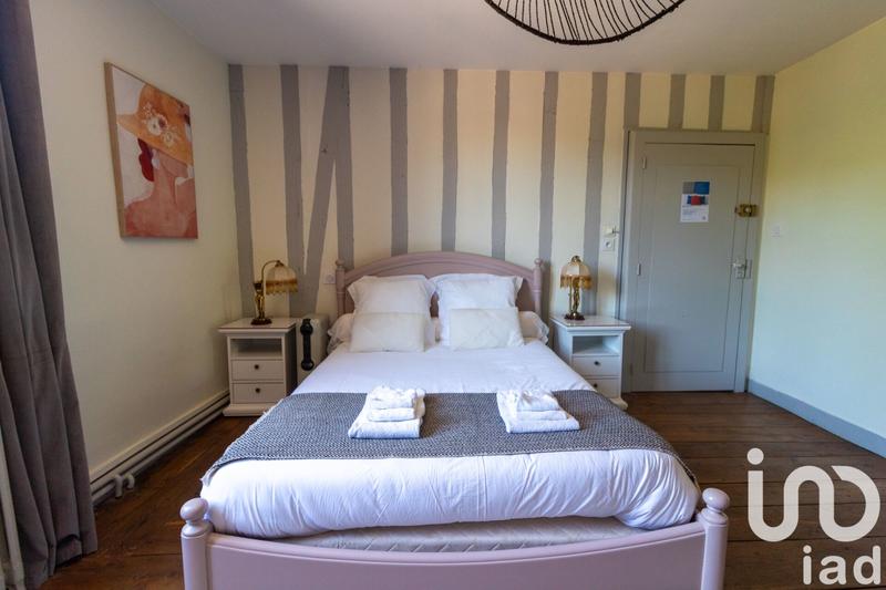 Maison - 185 m² - 11 pièces