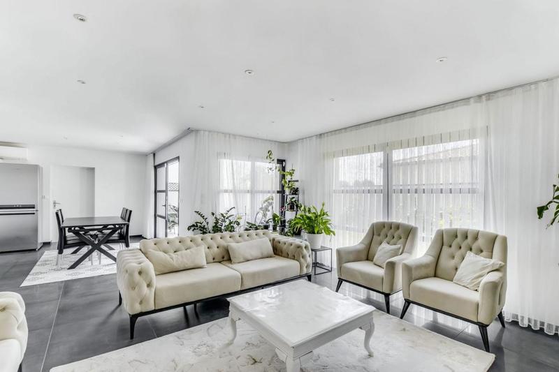 Maison - 145 m² - 5 pièces