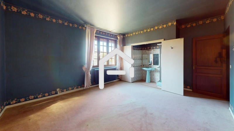 Maison - 227 m² - 7 pièces