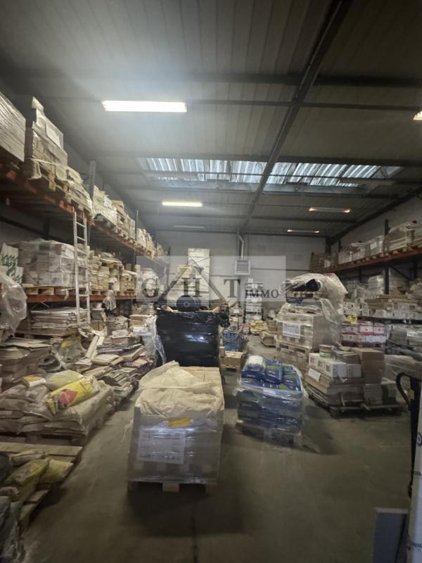 Entrepôt - 420 m²