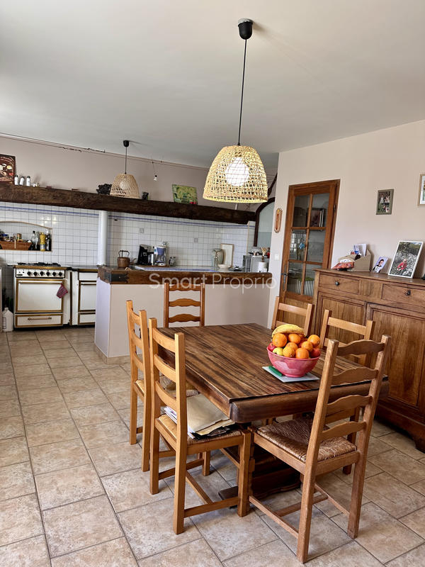 Propriété - 190 m² - 8 pièces