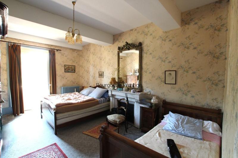 Propriété - 154 m² - 6 pièces