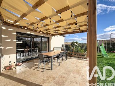 Maison - 102 m² - 4 pièces