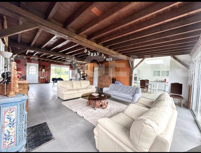 Maison - 314 m² - 11 pièces