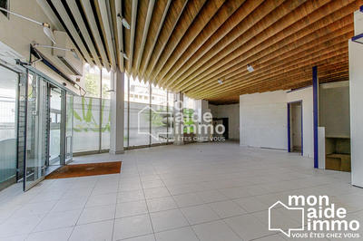 Local commercial - 148 m² - 2 pièces