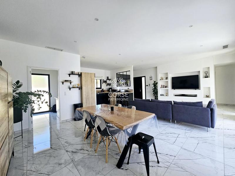 Villa - 136 m² - 5 pièces