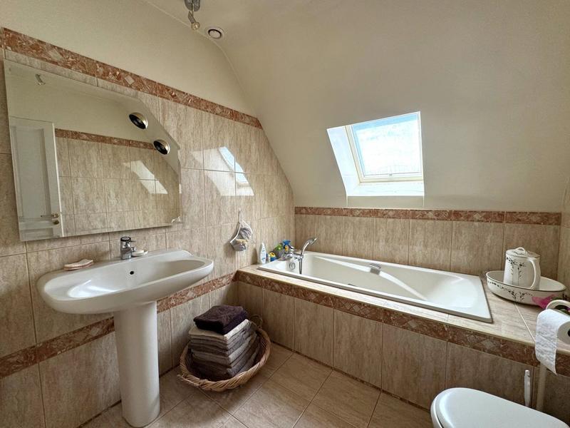 Maison - 182 m² - 7 pièces