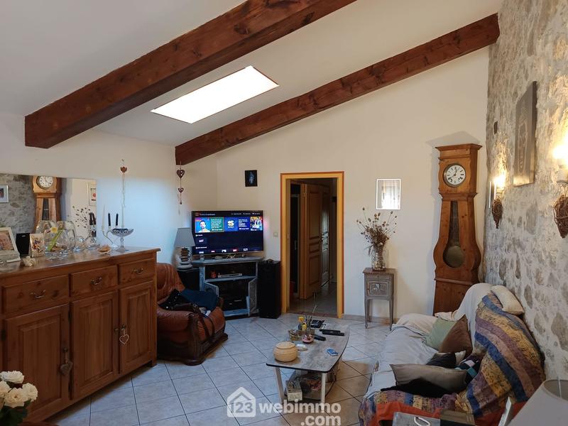 Maison - 240 m² - 8 pièces