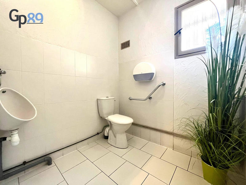 Fonds de commerce - Magasins - 375 m²