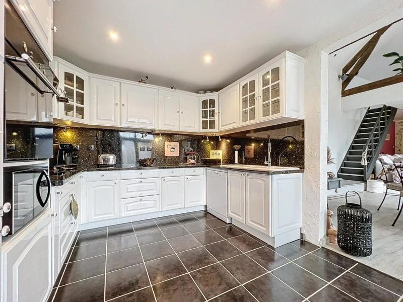 Maison ancienne - 285 m² - 8 pièces