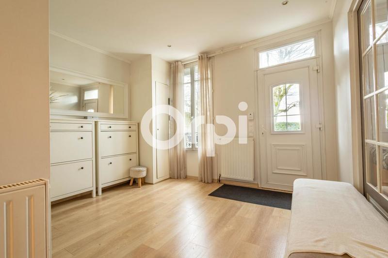 Maison - 229 m² - 7 pièces