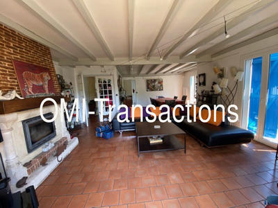 Maison traditionnelle - 147 m² - 6 pièces