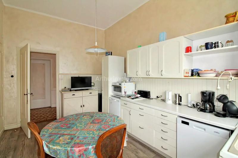 Maison - 202 m² - 7 pièces