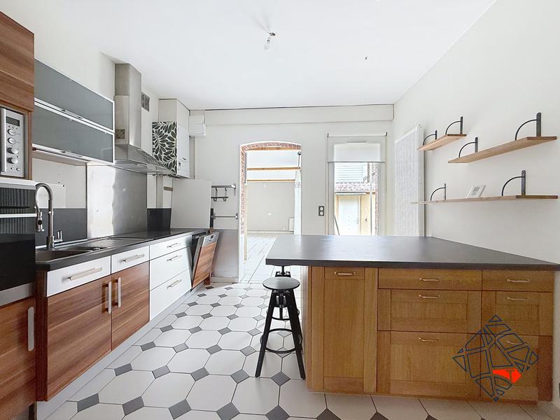 Maison - 97 m² - 5 pièces