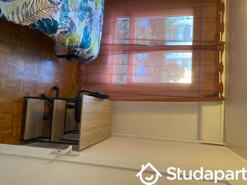 Chambre - 10 m² - 1 pièce