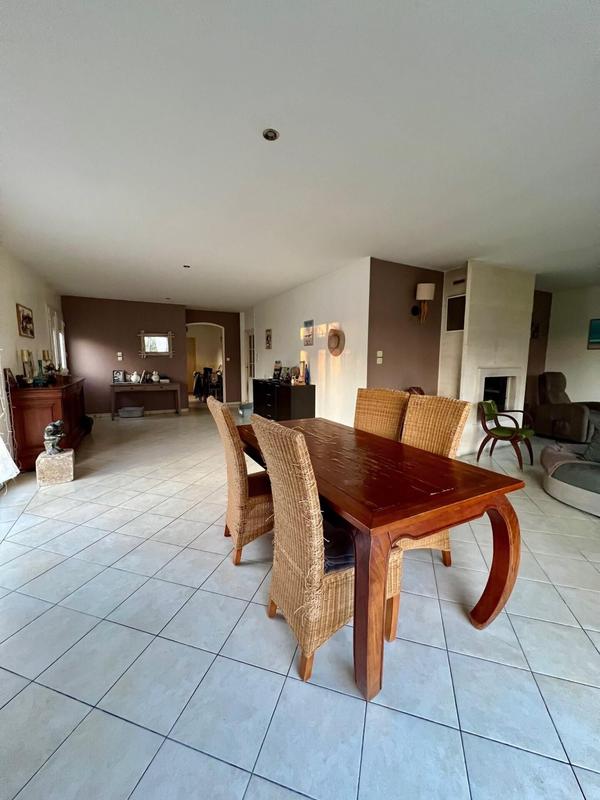 Maison - 140 m² - 6 pièces