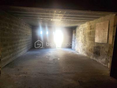 Parking / Garage - 100 m²