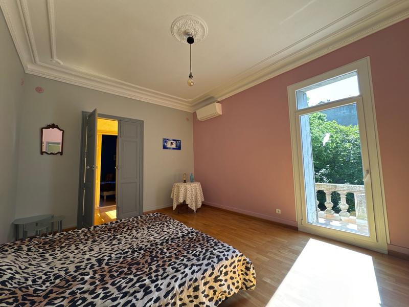 Maison - 380 m² - 11 pièces