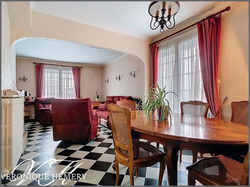 Maison - 111 m² - 7 pièces