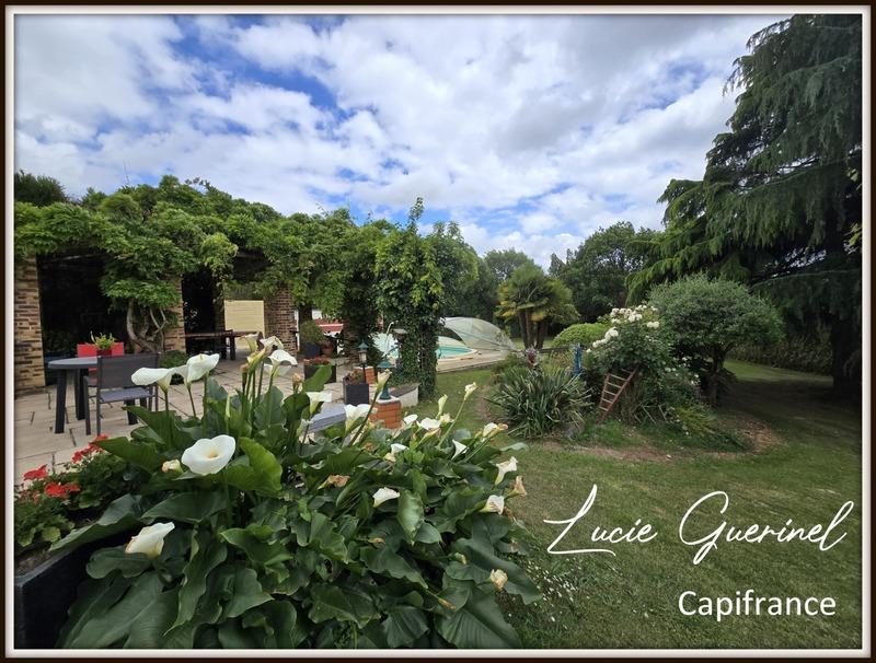 Maison - 246 m² - 10 pièces