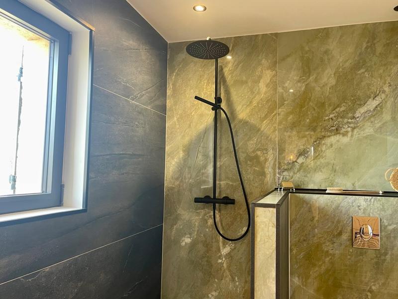 Maison - 240 m² - 7 pièces